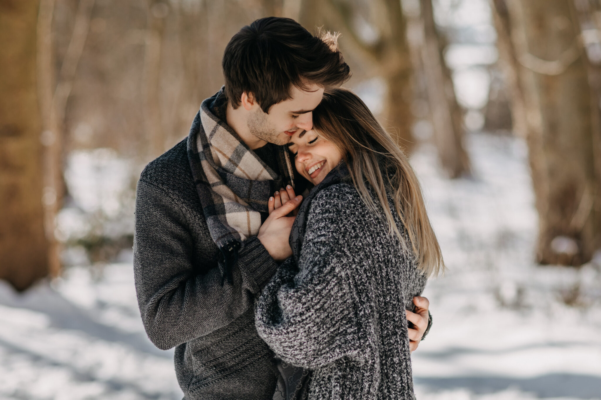 Romantisches Paarshooting im Schnee